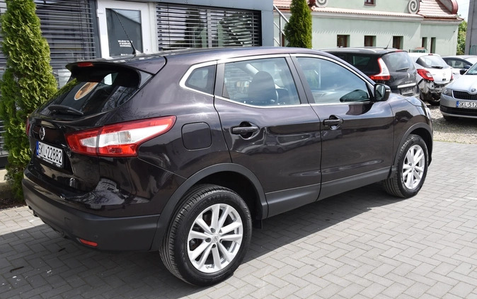 Nissan Qashqai cena 62999 przebieg: 106222, rok produkcji 2016 z Giżycko małe 742